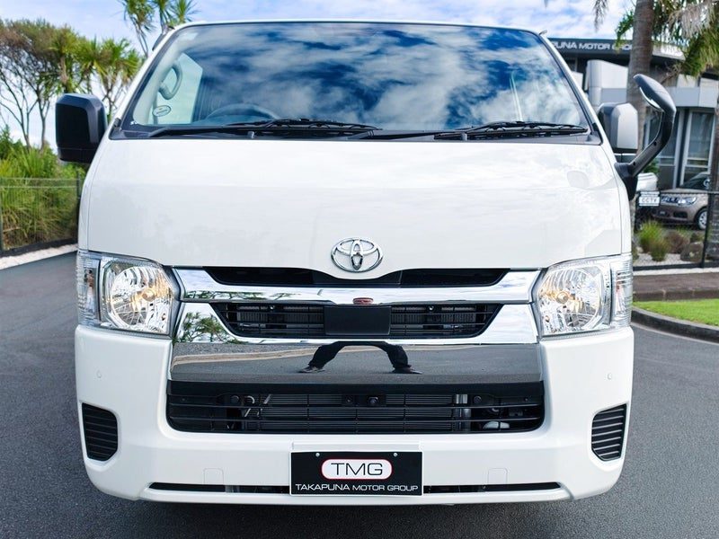 2026 Toyota Hiace, photo 2