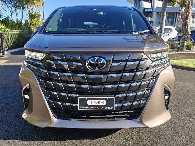 2026 Toyota Alphard, photo 2