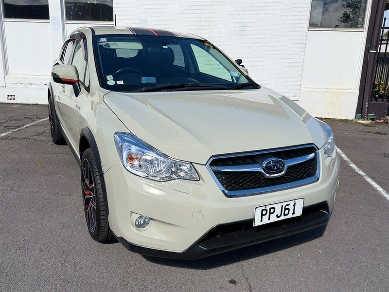 2013 Subaru XV HYBRID, Finance Available, photo 2