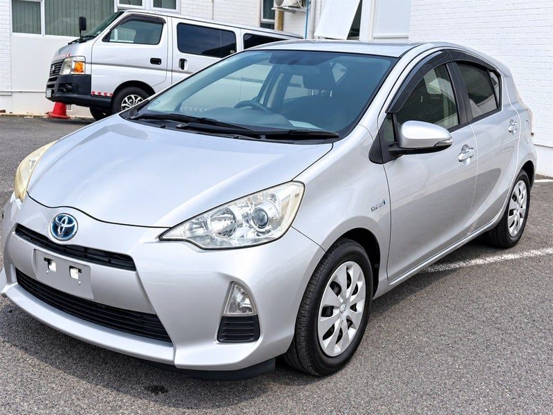 2013 Toyota Aqua Hybrid, Low Km, Finance Available, photo 3