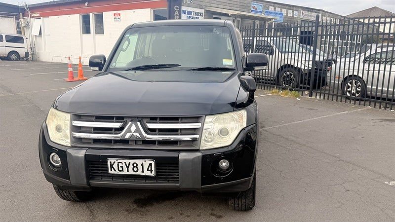 2007 Mitsubishi Pajero, photo 2