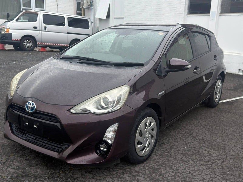 2016 Toyota Aqua Purple, Low Km, Finance Available, photo 3