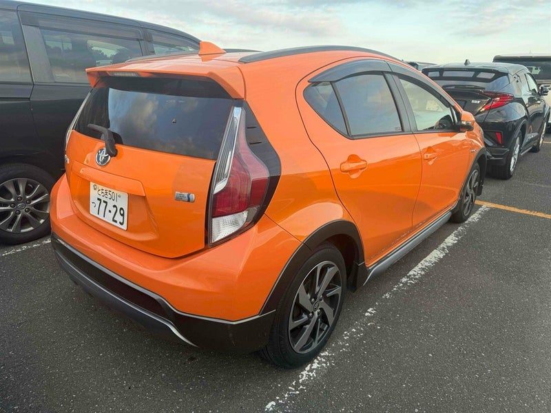 2016 Toyota Aqua X-URBAN, photo 2