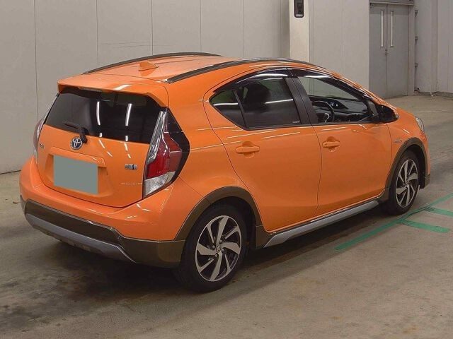2016 Toyota Aqua X-URBAN, photo 3