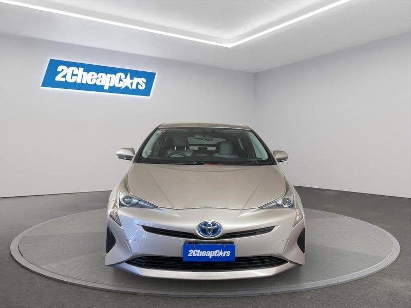 2016 Toyota Prius New Shape S, photo 2