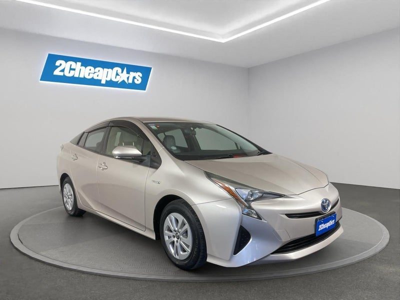2016 Toyota Prius New Shape S, photo 3