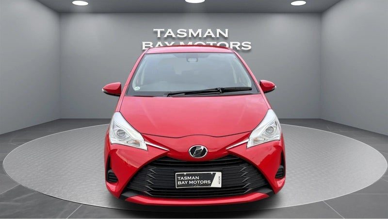 2017 Toyota Vitz Only 10,000kms, photo 2