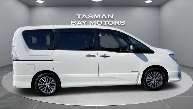 2015 Nissan Serena HYBRID (8 SEATER), photo 3
