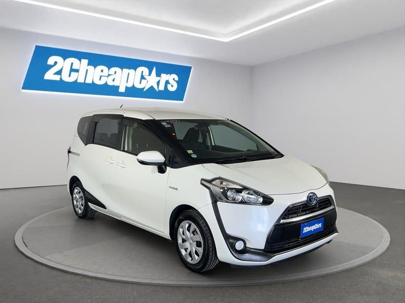 2015 Toyota Sienta Hybrid 7 Seaters, photo 3