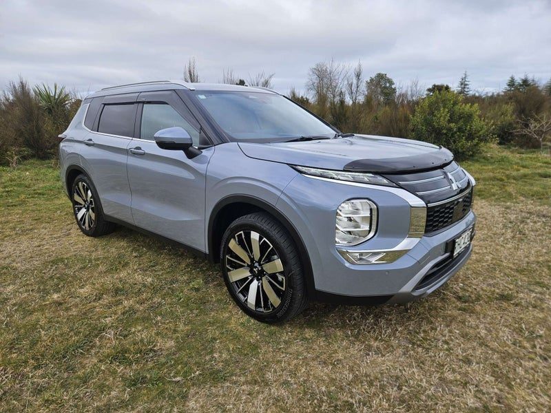 2025 Mitsubishi Outlander XLS 7-Seater NZ-New
