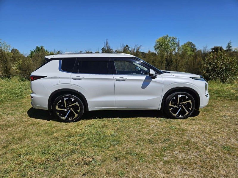 2025 Mitsubishi Outlander VRX AWD Top-Spec, photo 3