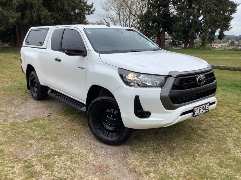 2022 Toyota Hilux SR Extra Cab 2.8DT 6AT