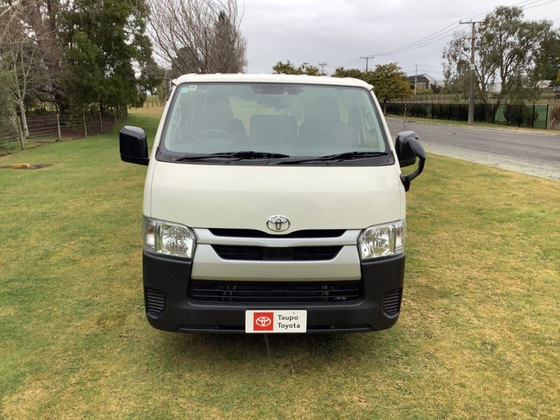 2022 Toyota Hiace DX Long 2.8D 5Dr Van 6A 2WD, photo 3