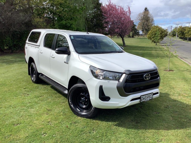 2024 Toyota Hilux SR Double cab