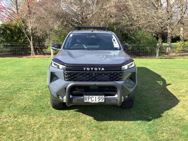 2026 Toyota Hilux SR5, photo 2