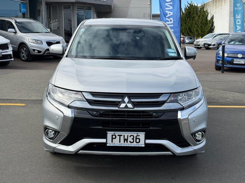 2018 Mitsubishi Outlander PHEV, photo 2
