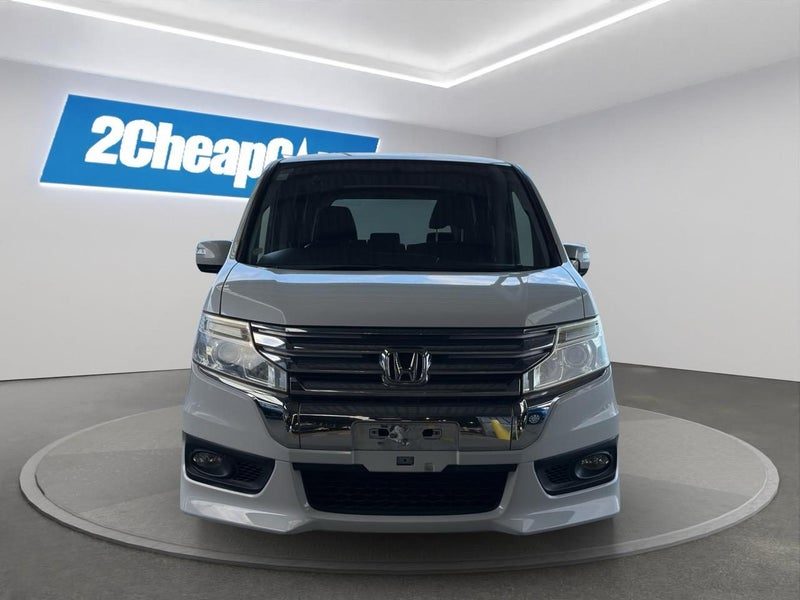 2015 Honda Step Wagon Spada S, photo 2