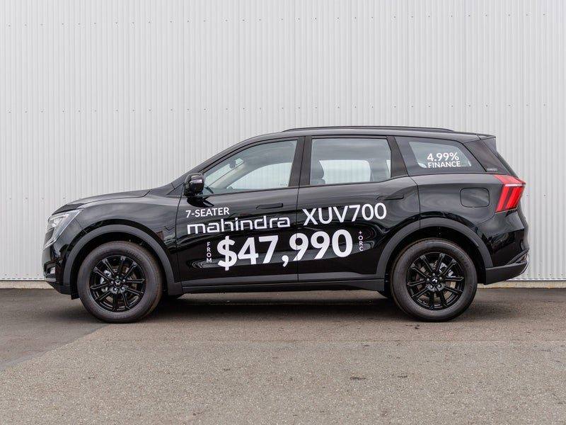 2026 Mahindra XUV700 AX7L BLACK EDITION, photo 3