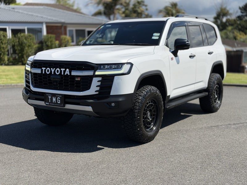 2023 Toyota Land Cruiser GR Sport, photo 2