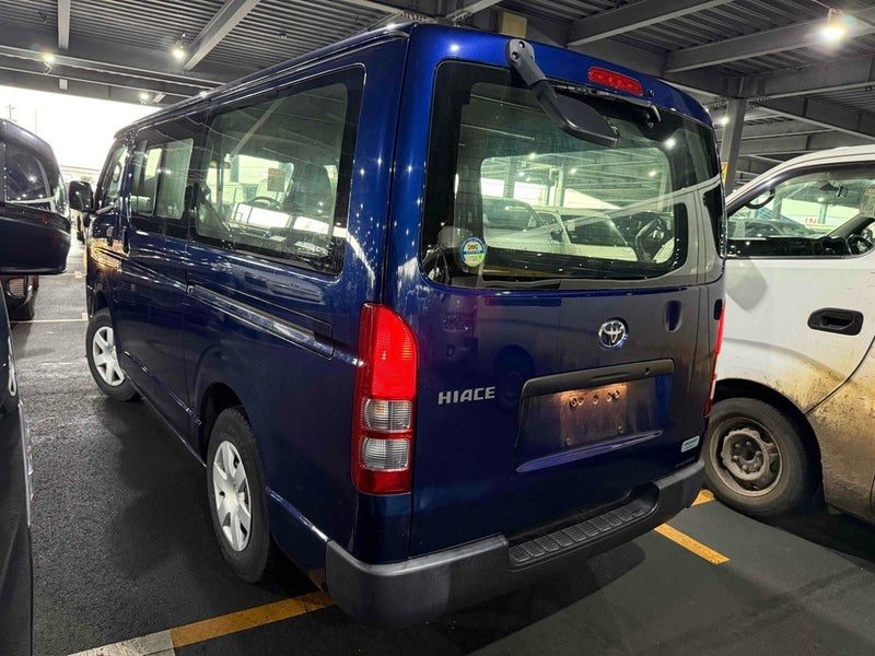 2021 Toyota Hiace 6 Seat, 5 Door, photo 3