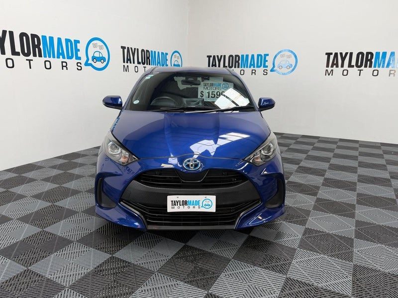 2021 Toyota Yaris HYBRID X, photo 2
