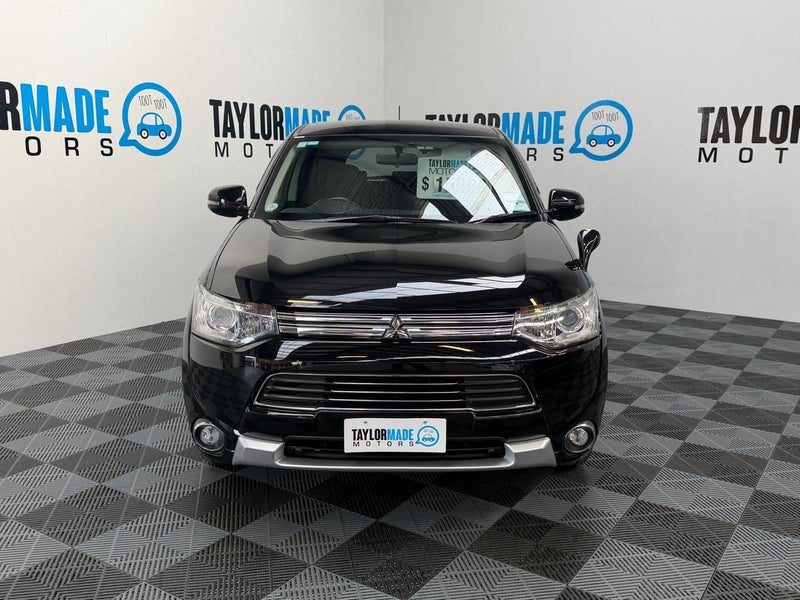 2014 Mitsubishi Outlander PHEV, photo 2