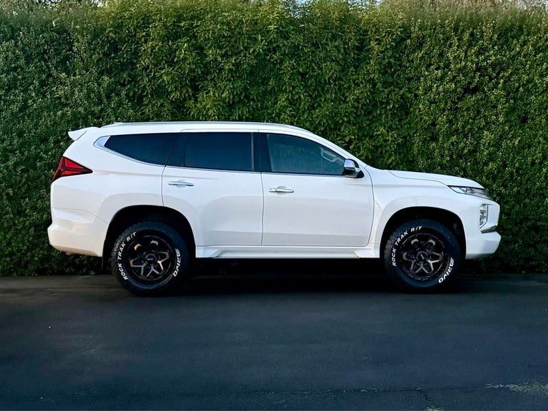 2022 Mitsubishi Pajero Sport, photo 3