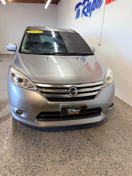 2012 Nissan Lafesta, photo 2