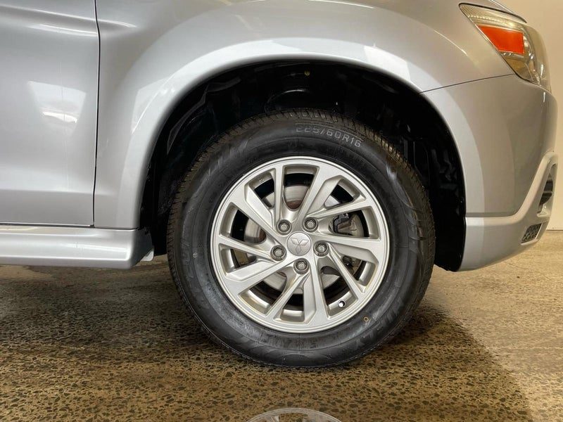 2012 Mitsubishi RVR M, photo 2