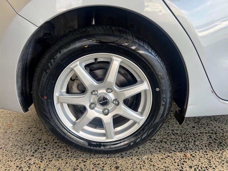 2017 Mazda Axela 15S, photo 2