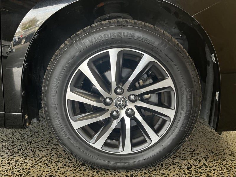 2015 Toyota Vellfire, photo 2