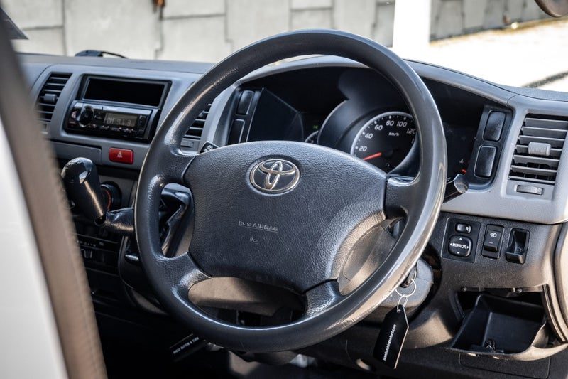 2012 Toyota Hiace ZL 3.0TD 5MT 3 Seat, photo 2