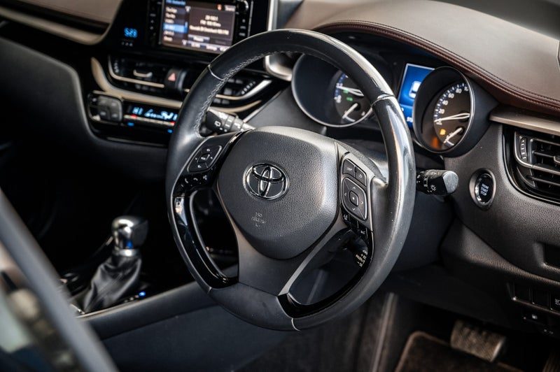 2019 Toyota C-HR Limited 1.2PT 4WD, photo 2
