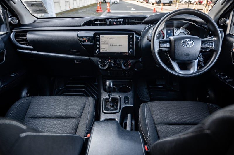 2023 Toyota Hilux SR 2.8DT 2WD 6AT Double Cab, photo 2