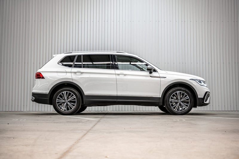 2022 Volkswagen Tiguan Allspace Style AWD 2.0, photo 3