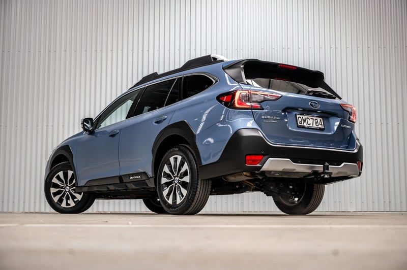 2024 Subaru Outback Touring 2.5P 4WD, photo 3