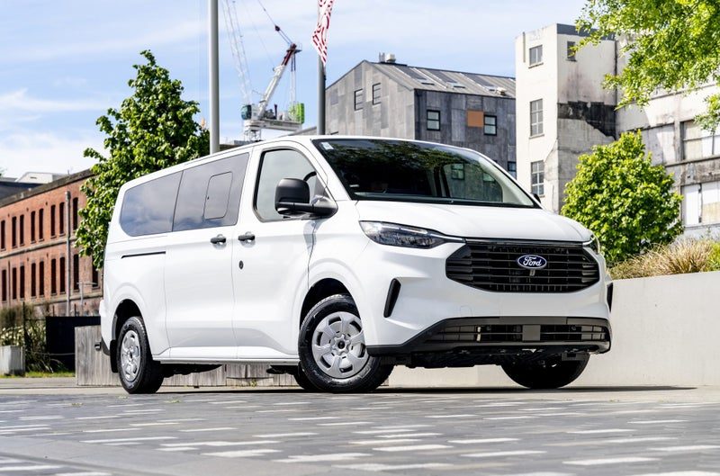 2026 Ford Transit Kombi 320L Bus