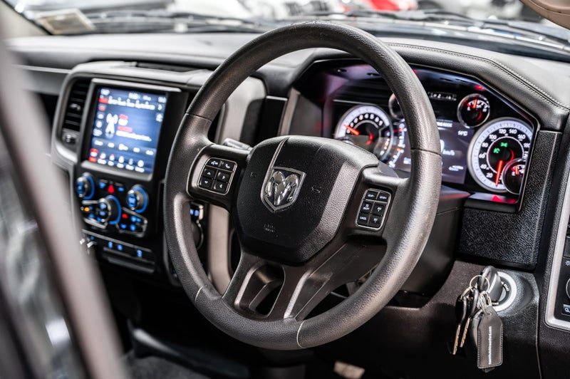 2022 Ram 1500 Express Crew Rambox, photo 2