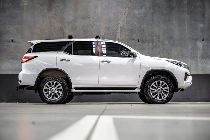 2022 Toyota Fortuner Limited 2.8D 4WD, photo 3