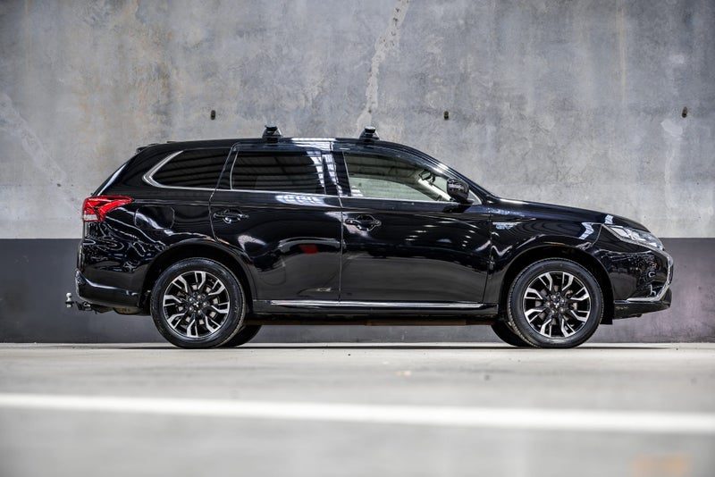 2018 Mitsubishi Outlander PHEV Plug in Hybrid, photo 3
