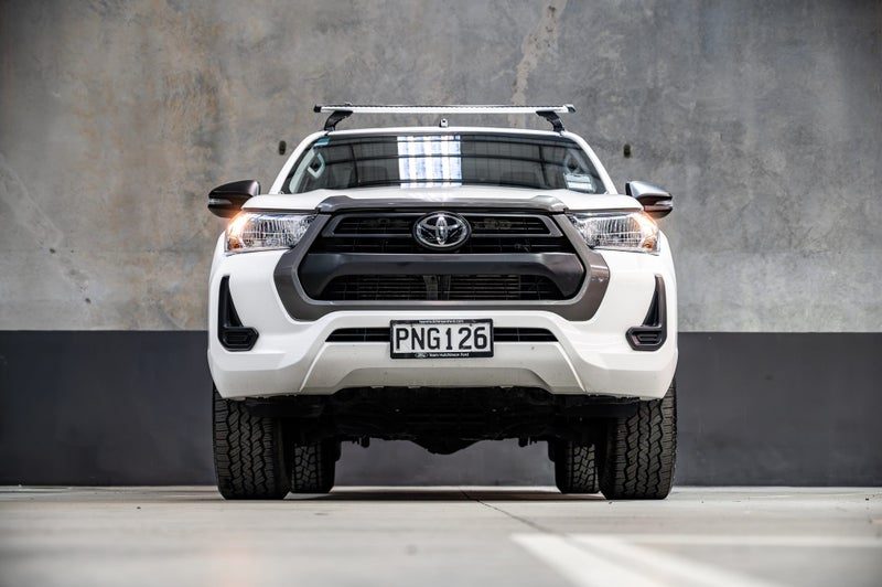 2022 Toyota Hilux Sr Td Dc 2.8D 4WD, photo 2