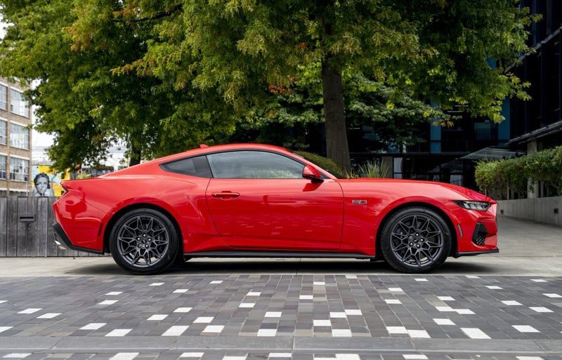 2026 Ford Mustang 5.0L V8 Fastback, photo 2