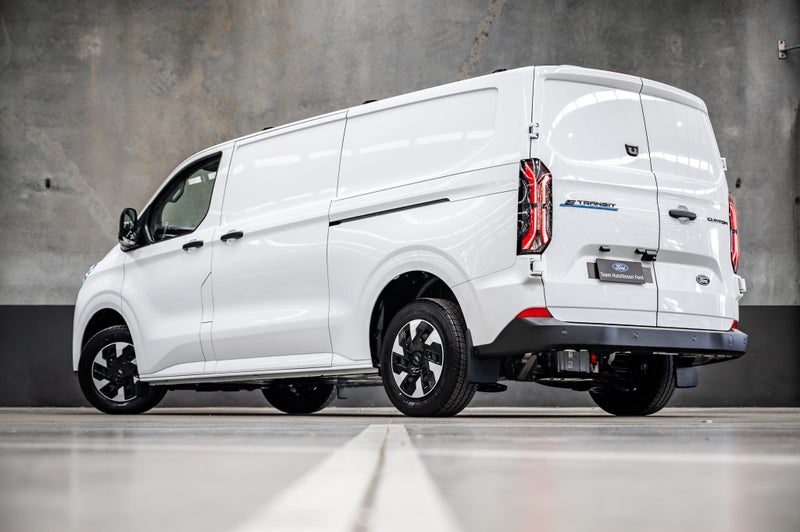 2025 Ford Transit Custom 340 LWB EV, photo 3