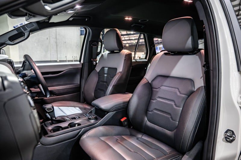 2026 Ford Everest Sport 2.0D 4WD 10AT, photo 2