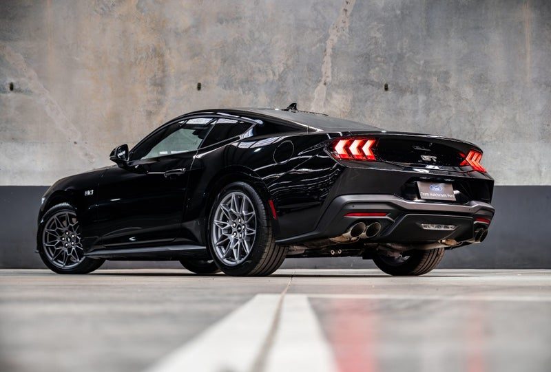 2026 Ford Mustang 5.0L Fastback At 5.0, photo 3