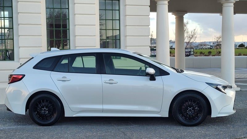 2020 Toyota Corolla 1.8 Touring Wagon, photo 2