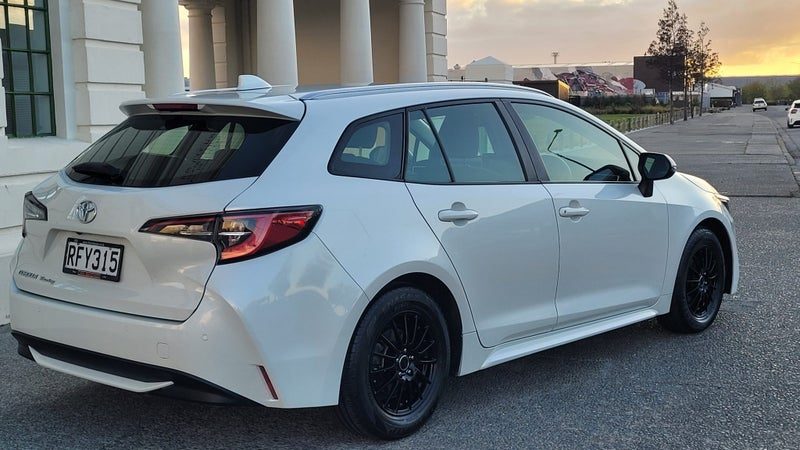 2020 Toyota Corolla 1.8 Touring Wagon, photo 3