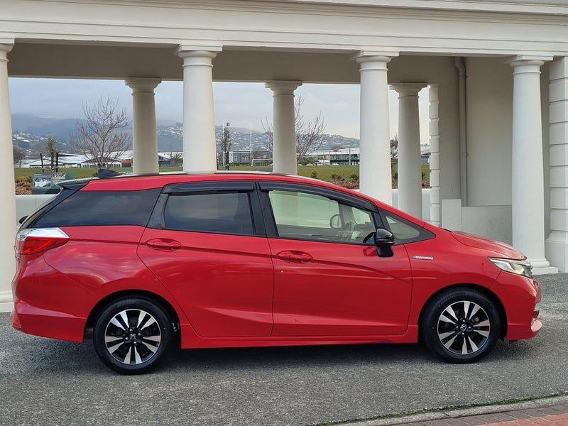 2015 Honda Fit 1.5 Shuttle Hybrid, photo 2