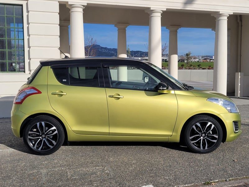 2015 Suzuki Swift Style-DJE Hybrid (Low Kms), photo 2