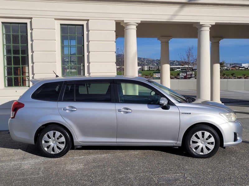 2013 Toyota Corolla 1.5 Hybrid (Low Kms), photo 2